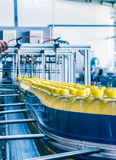 Bottling in a beverage plantProducing F&B in the Digital Age